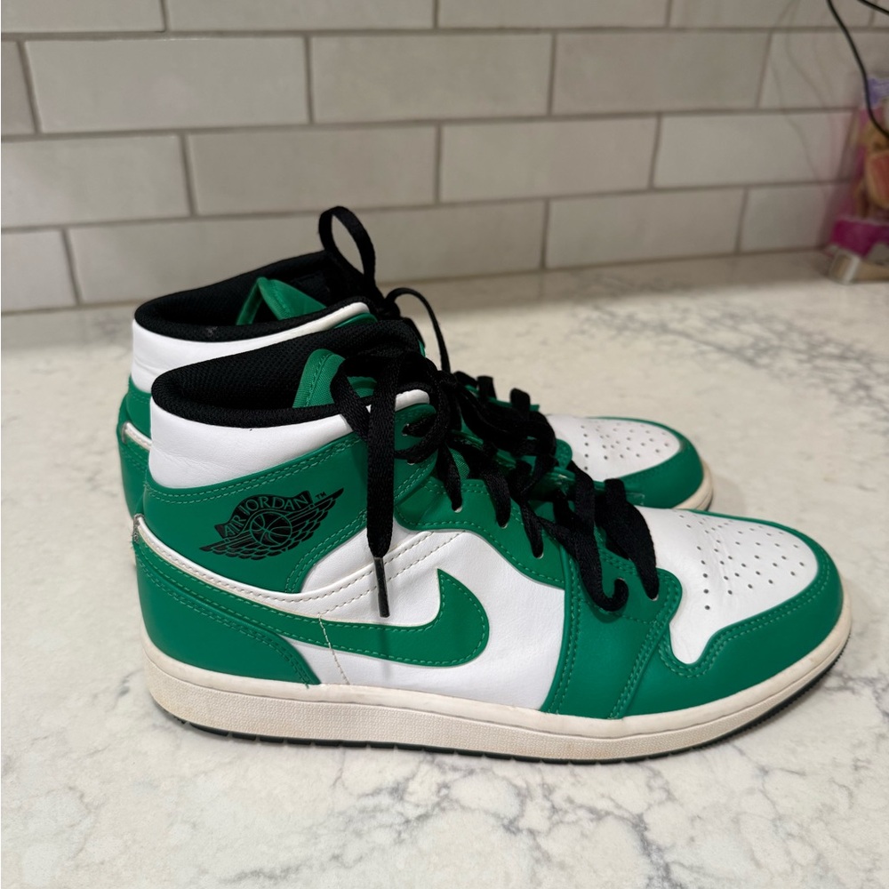 MEN'S AIR JORDAN RETRO 1 MID CASUAL SHOES, size 9
